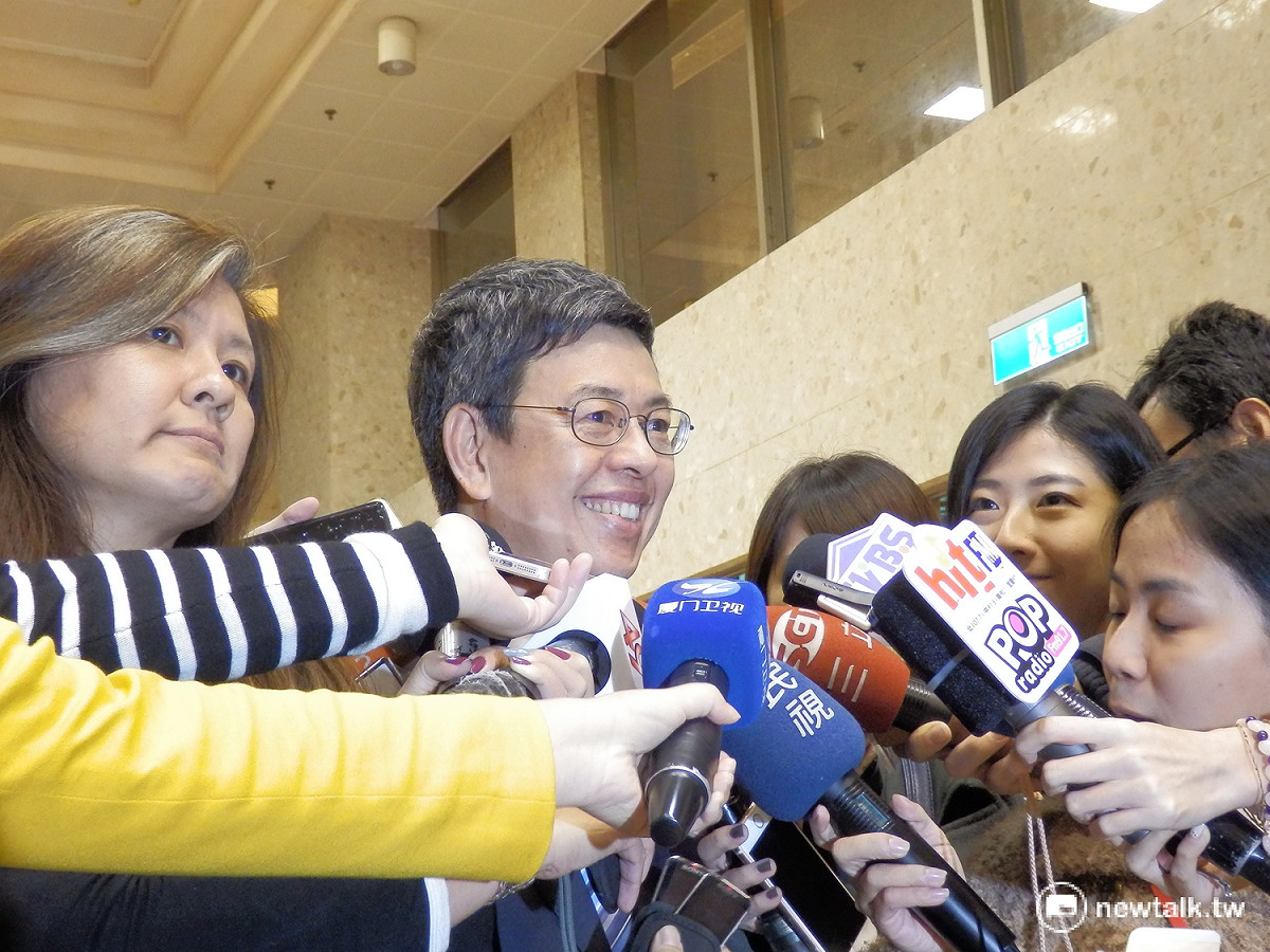 民進黨副總統候選人陳建仁4日說，王如玄10分鐘申論，有6分鐘都在批評，令人遺憾。 圖：符芳碩/攝