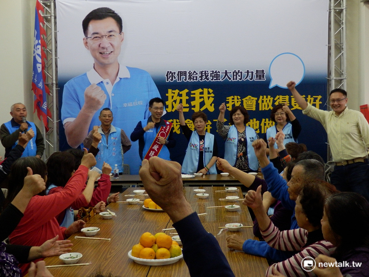江啟臣靠著家族在地影響力，力圖守住豐原。 圖：符芳碩/攝