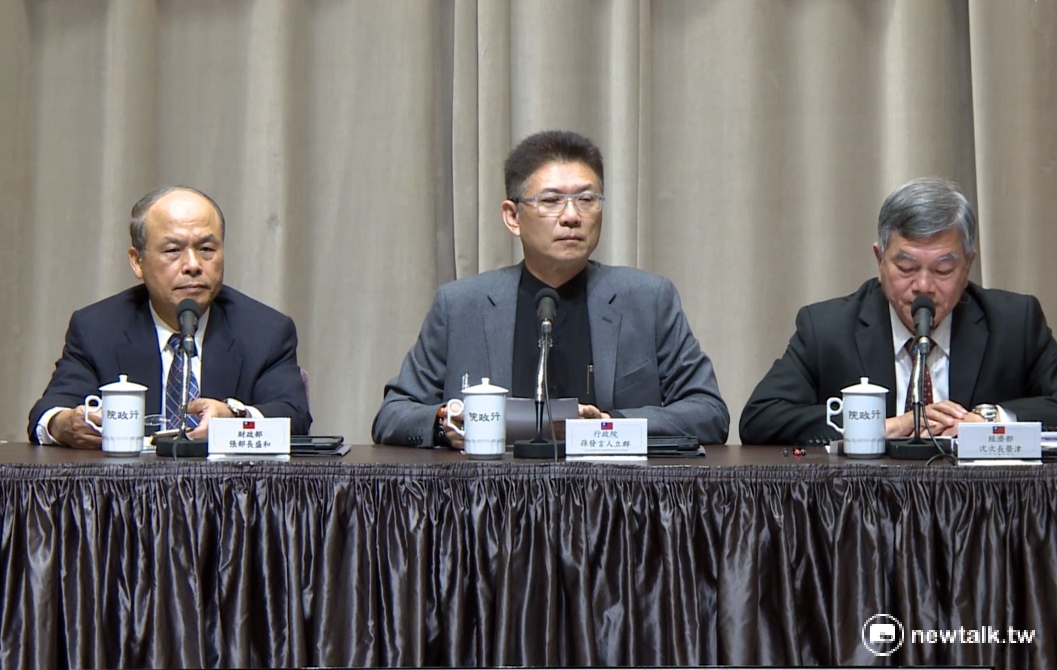 針對貨貿談判挨批選前突襲，行政院7日反駁，黑箱的說法是胡說八道。 圖：翁嫆琄/攝