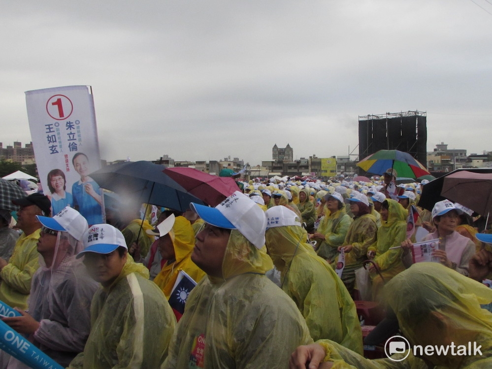 國民黨全台選情告急，光是現有64席立委，就可能掉到40席以下，濁水溪以南恐怕將全面失守。 圖：邱珮文/攝