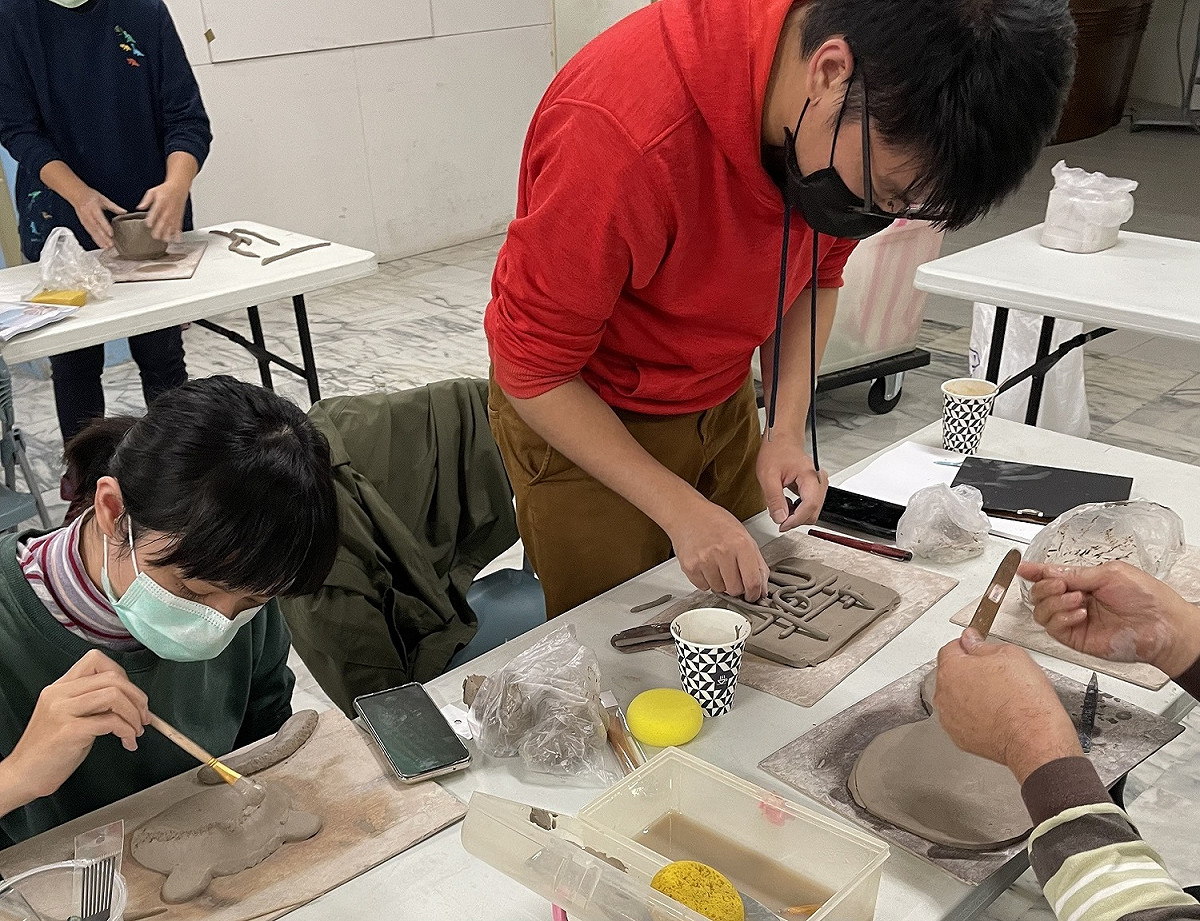 「鶯歌產業風貌創新計畫」舉辦4場創意培訓課程及2場技術工作坊，吸引許多業者參加。 圖：新北市經發局提供