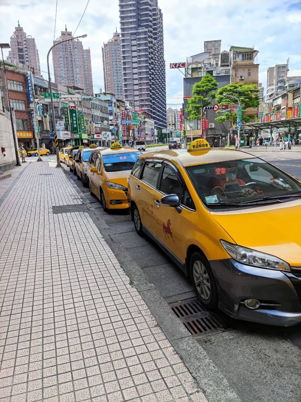 計程車招呼站。 圖：新北市交通局提供