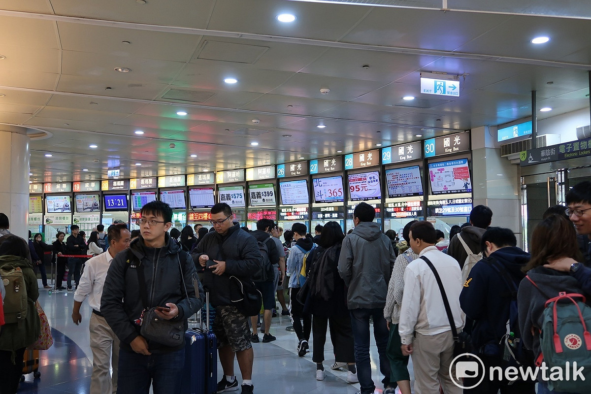 交通部公路總局表示，春節連假將實施多項公共運輸優惠（資料照）。 圖：林朝億／攝