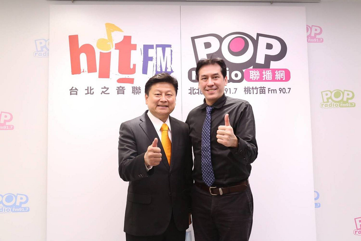 花蓮立委傅崐萁接受《POOP撞新聞》主持人黃暐瀚專訪。 圖：《POP撞新聞》/ 提供