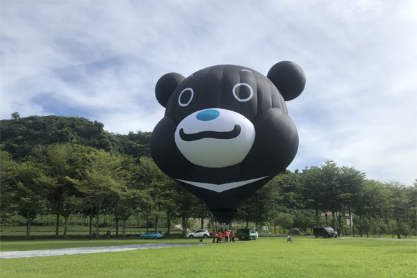 熊讚熱氣球將於燈會期間每日19時至21時限定2小時與大家見面。 圖：台北市政府觀光傳播局／提供