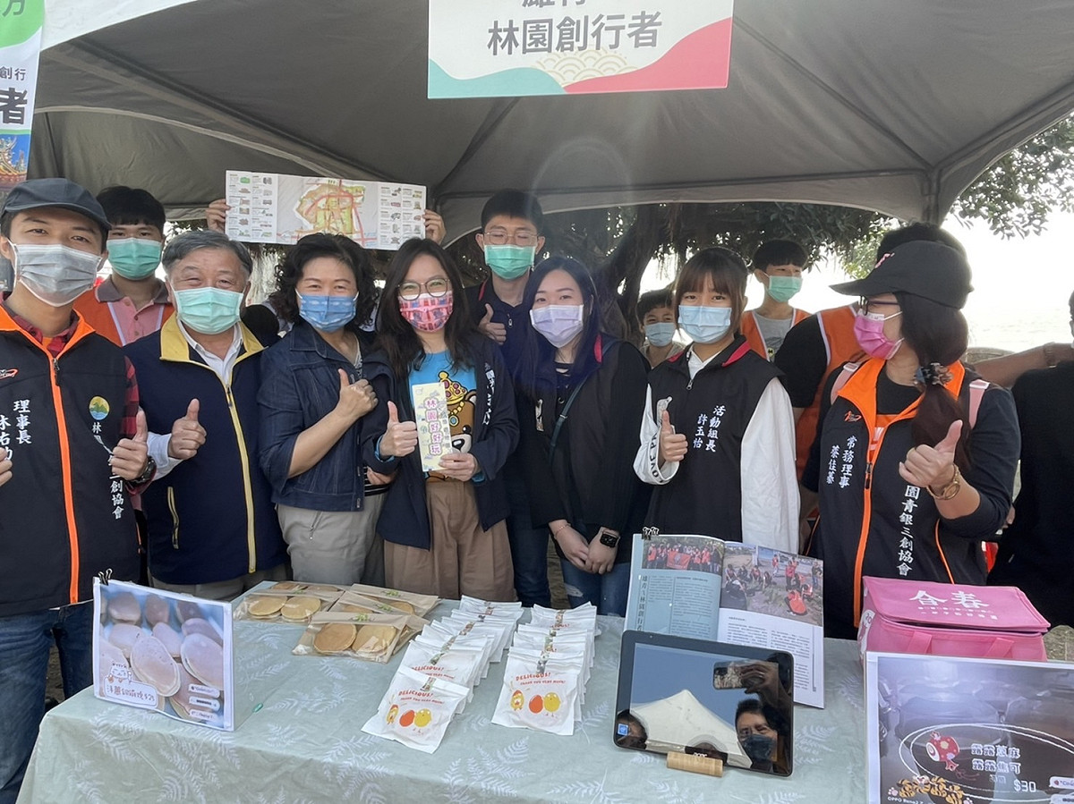 配合廣場啟用儀式舉辦新春市集。 圖：高雄市觀光局提供