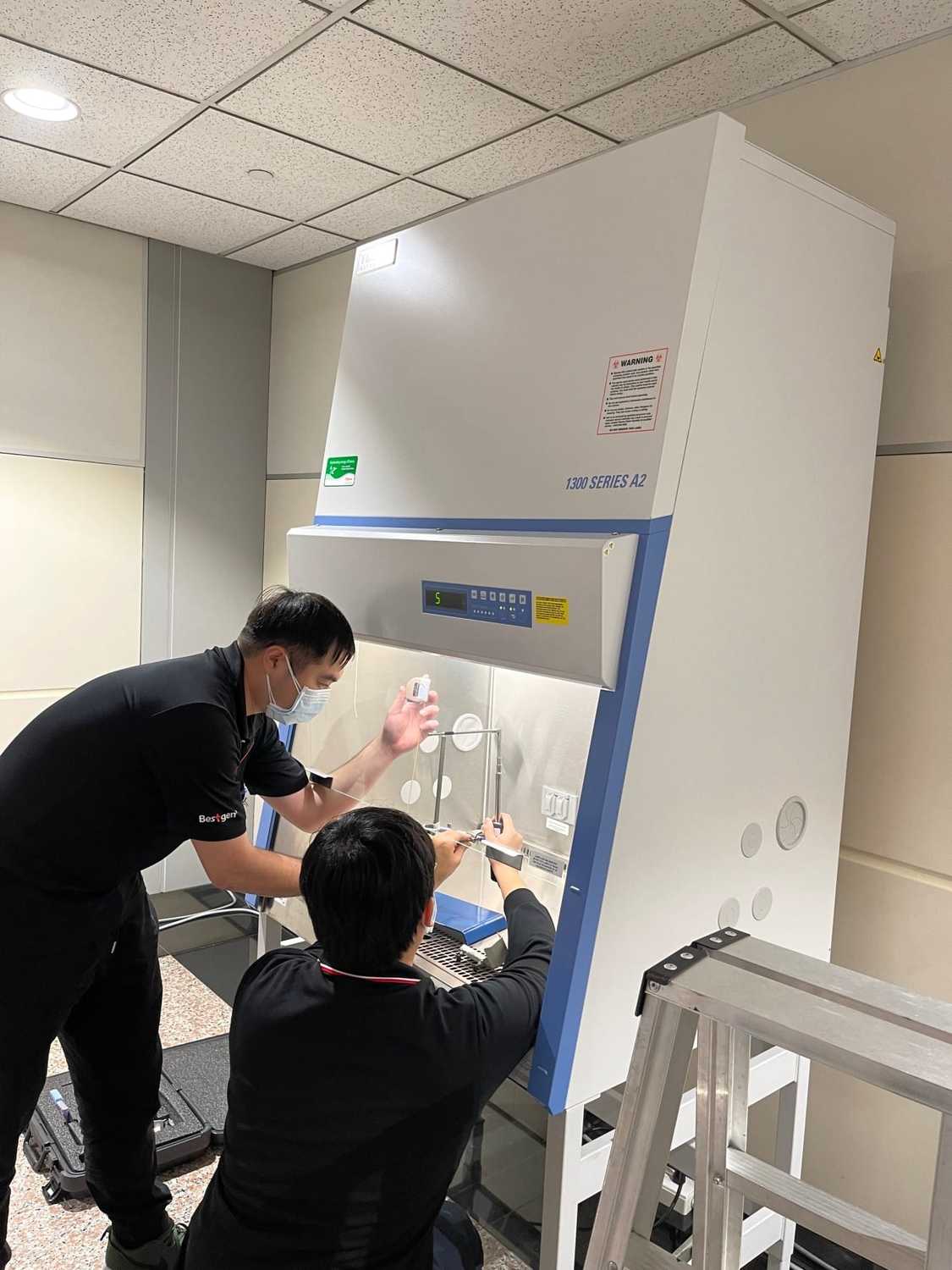 長程航班旅客首日實施落地採檢，首班機陽性率10%！ 王必勝驚呼比想像高！ 圖：翻攝自王必勝 臉書專頁