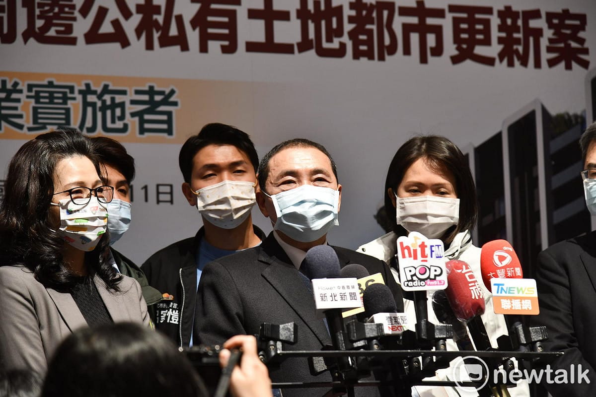 侯友宜認為除了加嚴落地快篩，他也建議應將採檢陽性者依照輕重症分流，以減少醫療量能負擔。 圖：林昀真 / 攝