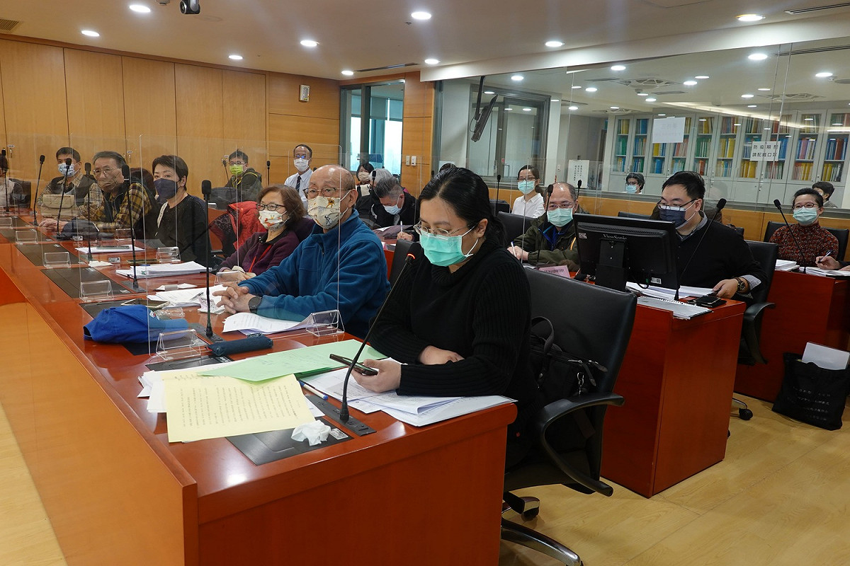 所有權人製作簡報說明陳情內容。 圖：新北市都更處提供