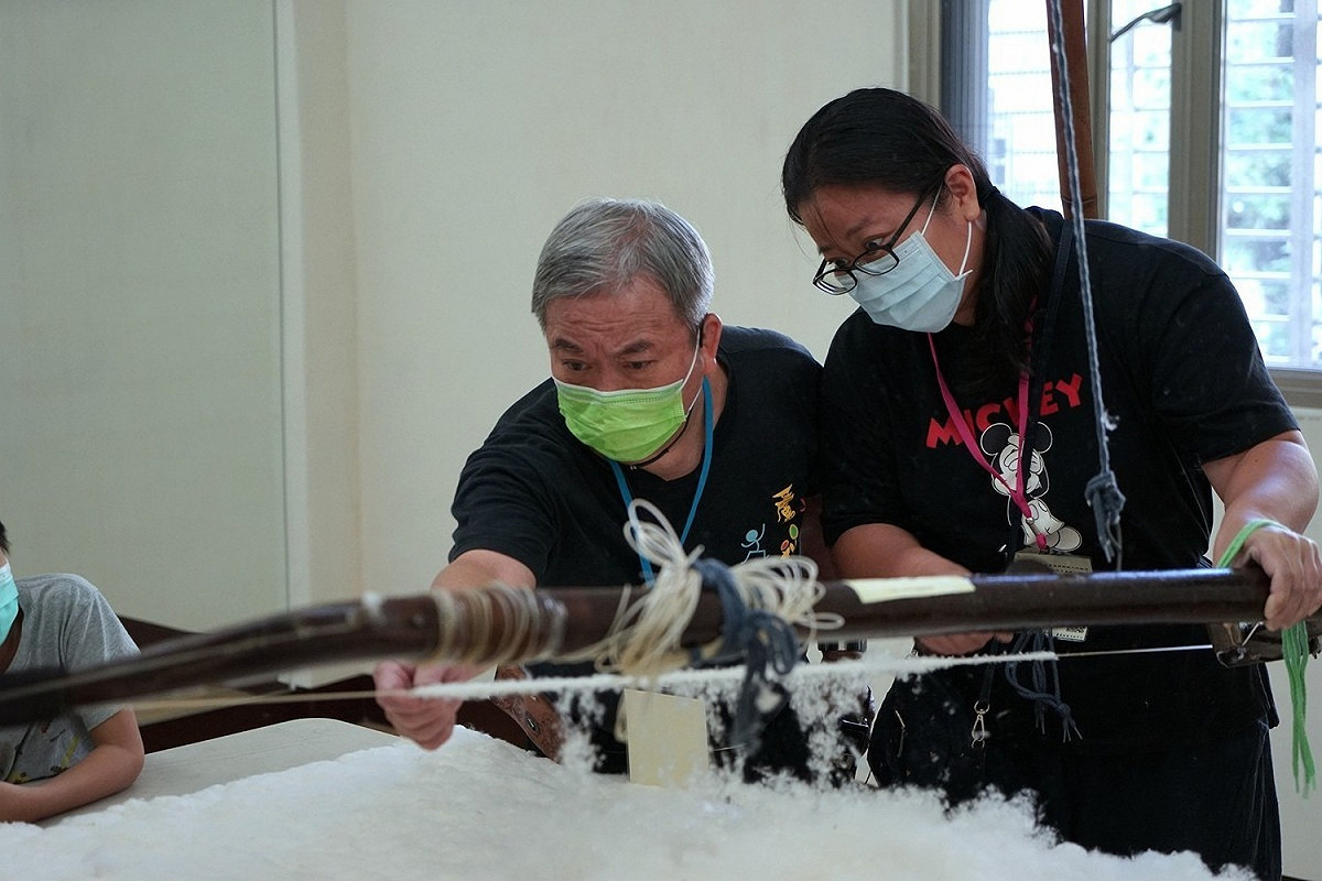 蘆荻社大積極推動三蘆島博物館，小旅行跟著古厝主人揭開蘆洲八角樓的神秘面紗。 圖：新北市教育局提供
