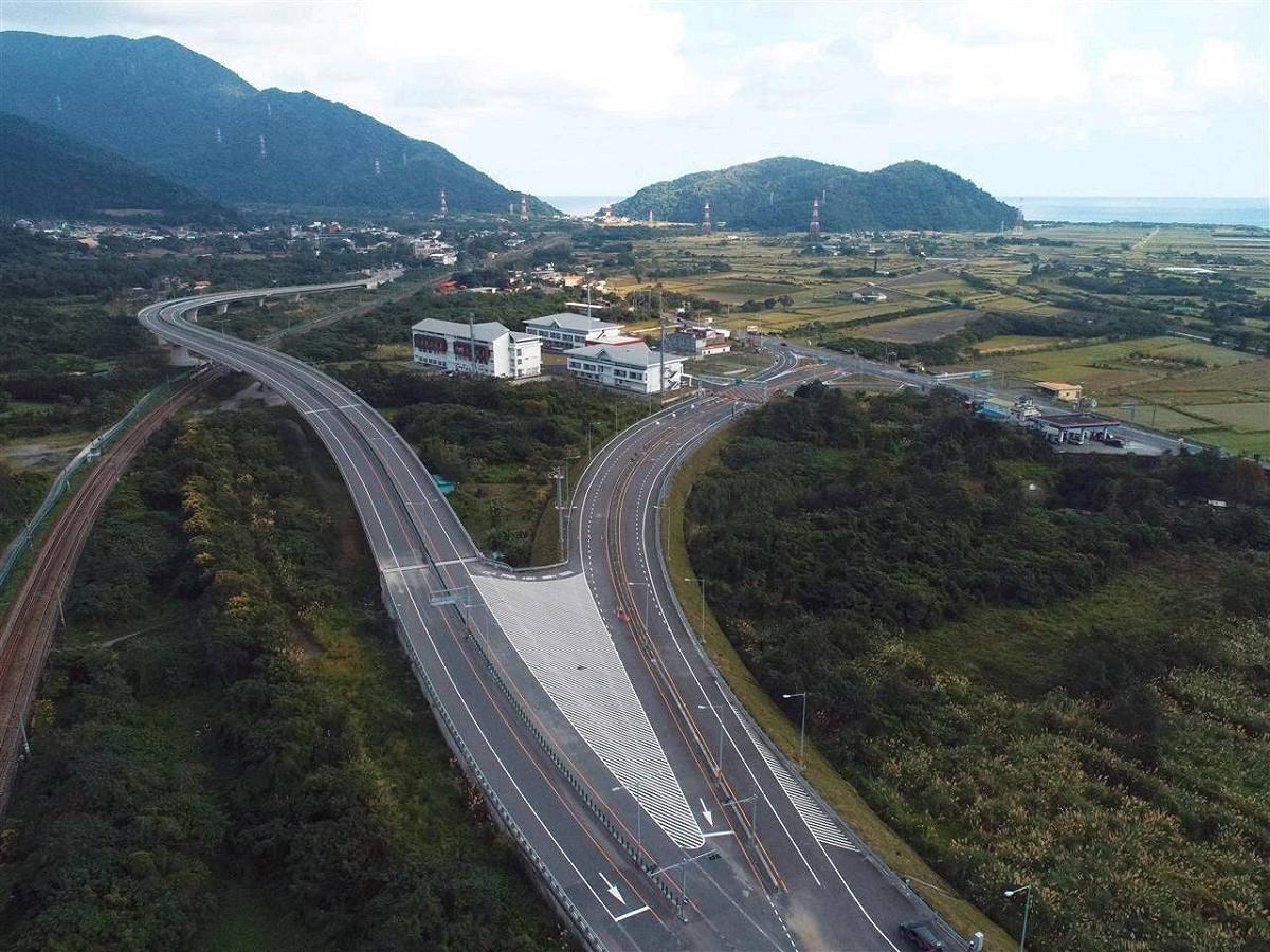 春節連假期間，公路總局將開放大客車行駛蘇花改部分路段的路肩。 圖：擷取自交通部臉書