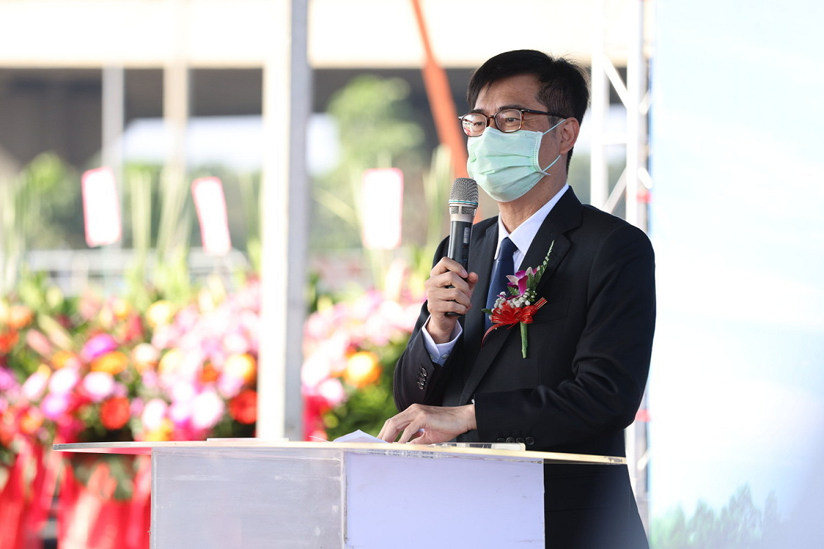 陳其邁力拚招商，現場介紹「投資高雄事務所」。 圖：高雄市政府提供