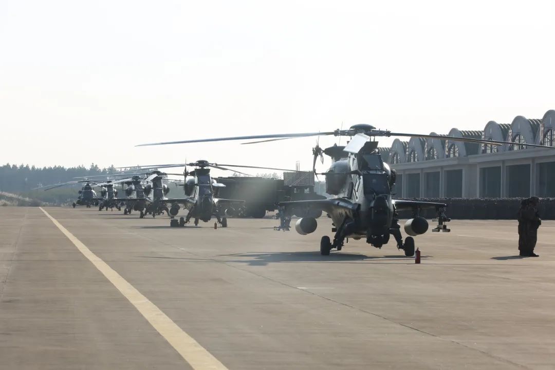 中共解放軍南部戰區的攻擊性武裝直升機。 圖 : 翻攝自解放軍南部戰區