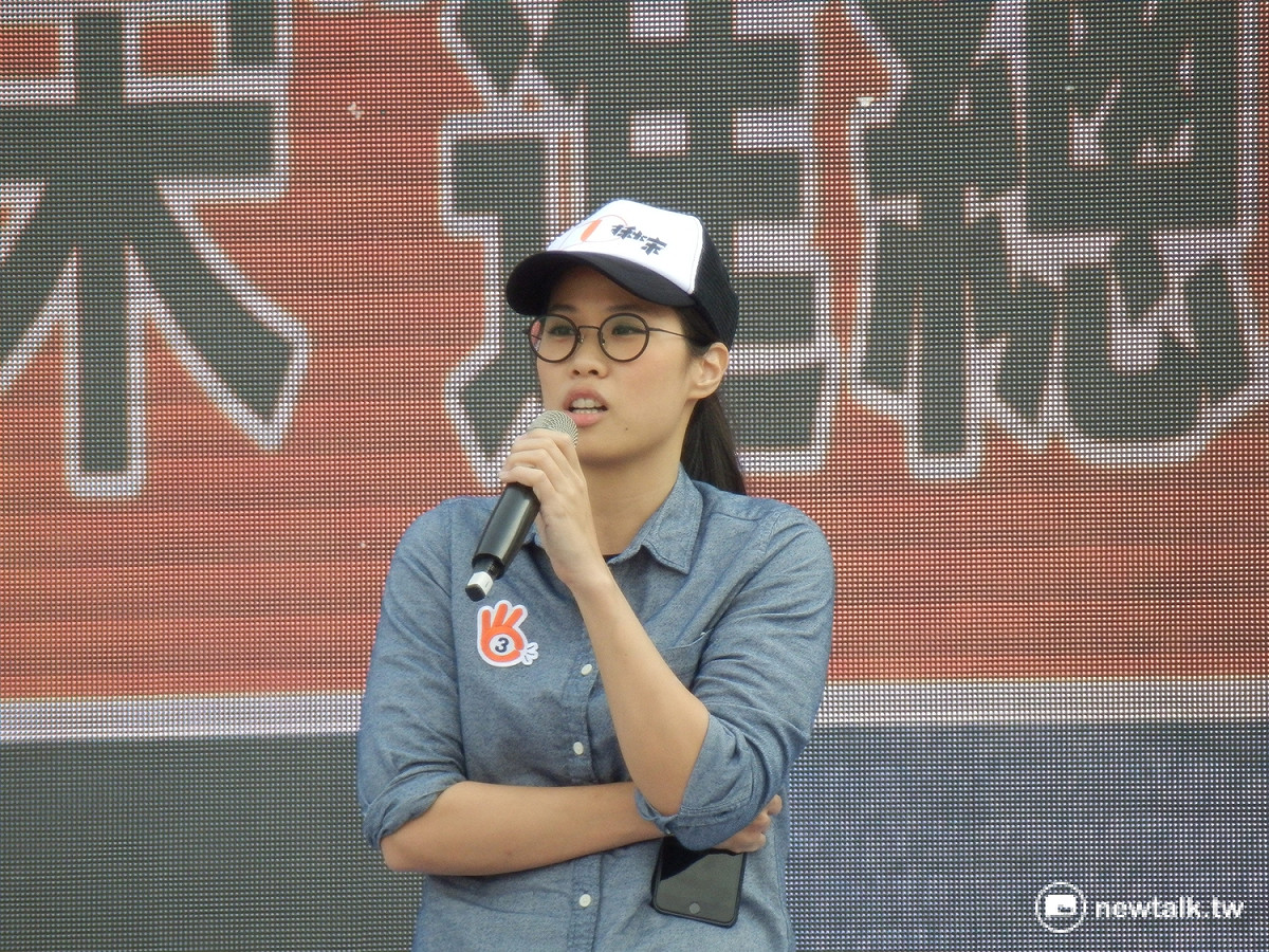 親民黨總統候選人宋楚瑜女兒宋鎮邁10日首度走到台前，為父親站台。 圖：符芳碩/攝