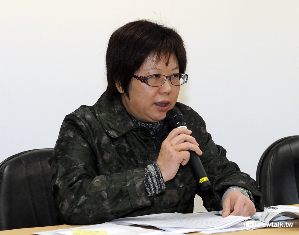 針對低溫災損，農委會主任秘書戴玉燕25日表示，農委會將提早公告辦理現金救助跟低利貸款，盼能在春節前受理完畢。 圖：翁嫆琄/攝