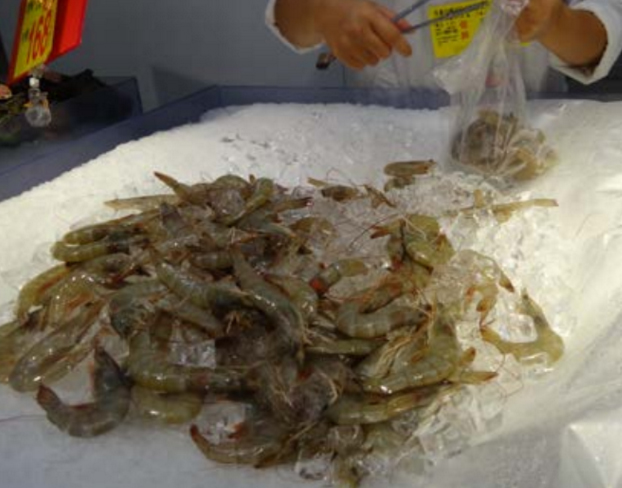 食藥署26日公布市售蝦子、蝦仁抽驗情形，連知名賣場的蝦子都違規用藥。 圖：食藥署提供