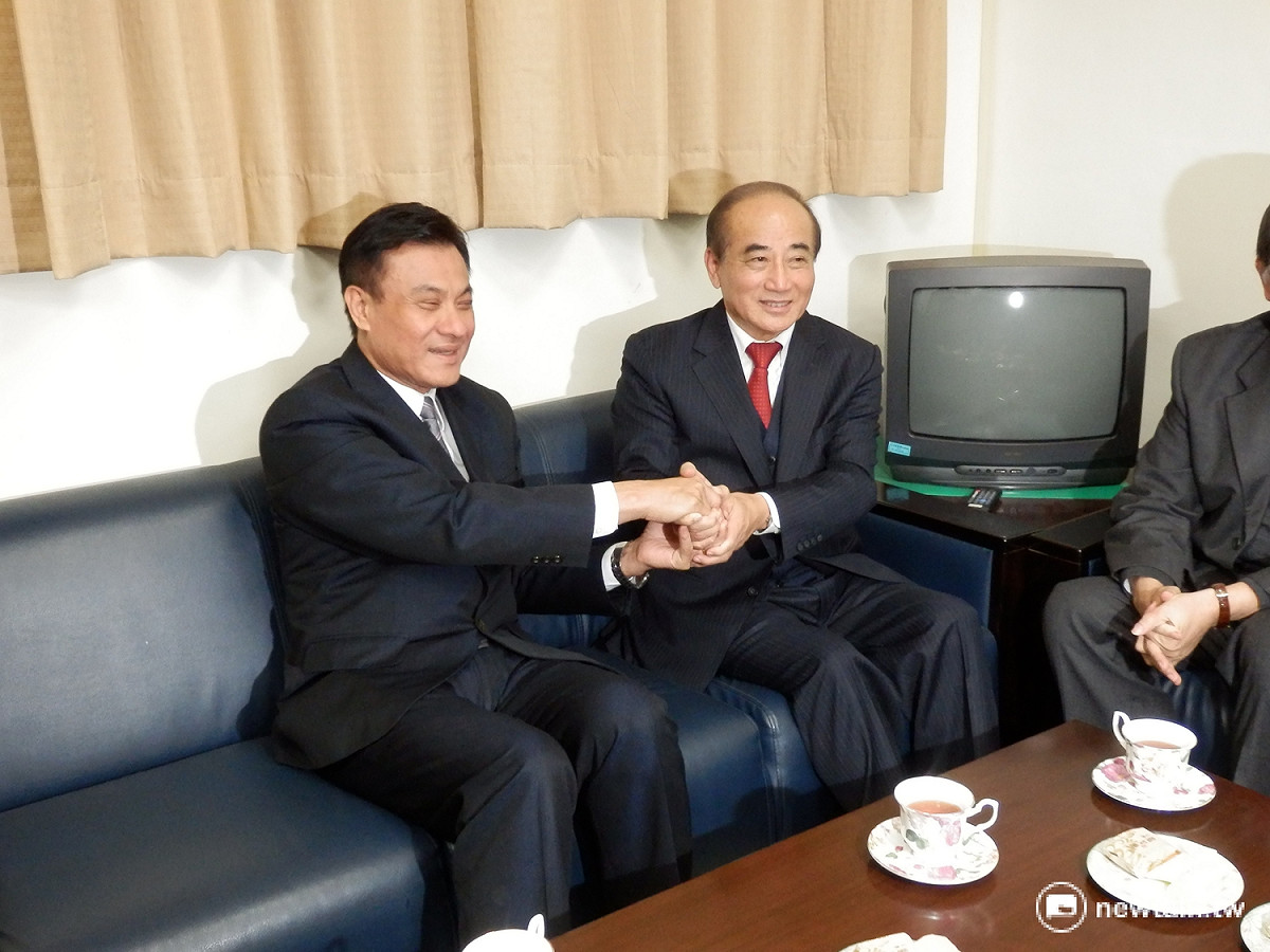 立法院長蘇嘉全2日拜會王金平，兩人會談氣氛融洽。 圖：符芳碩/攝