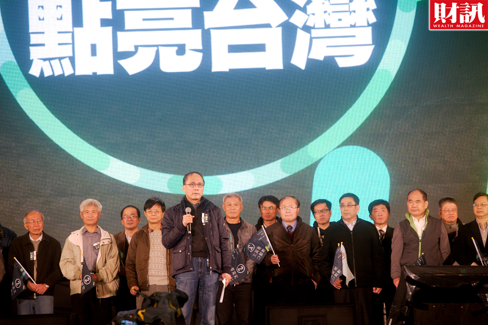 最新一期《財訊》報導指出，民進黨政權交接小組由吳釗燮、林全、林錫耀擔任共同召集人，意味著府院的龍頭布局。 圖：財訊提供