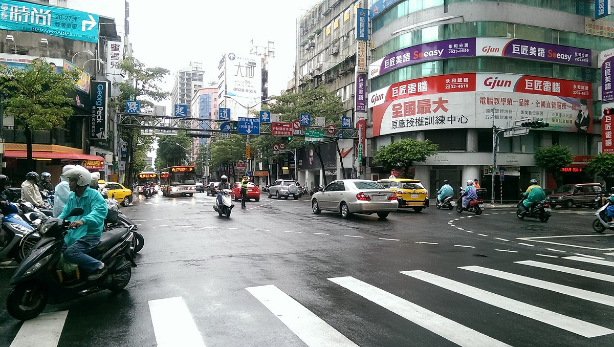 調撥車道。 圖：新北市交通局 / 提供