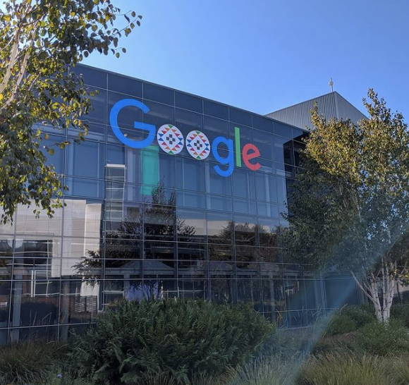 Google計畫打造頭戴式裝置Project Iris。（示意圖：Google總部） 圖：截自Google官方IG