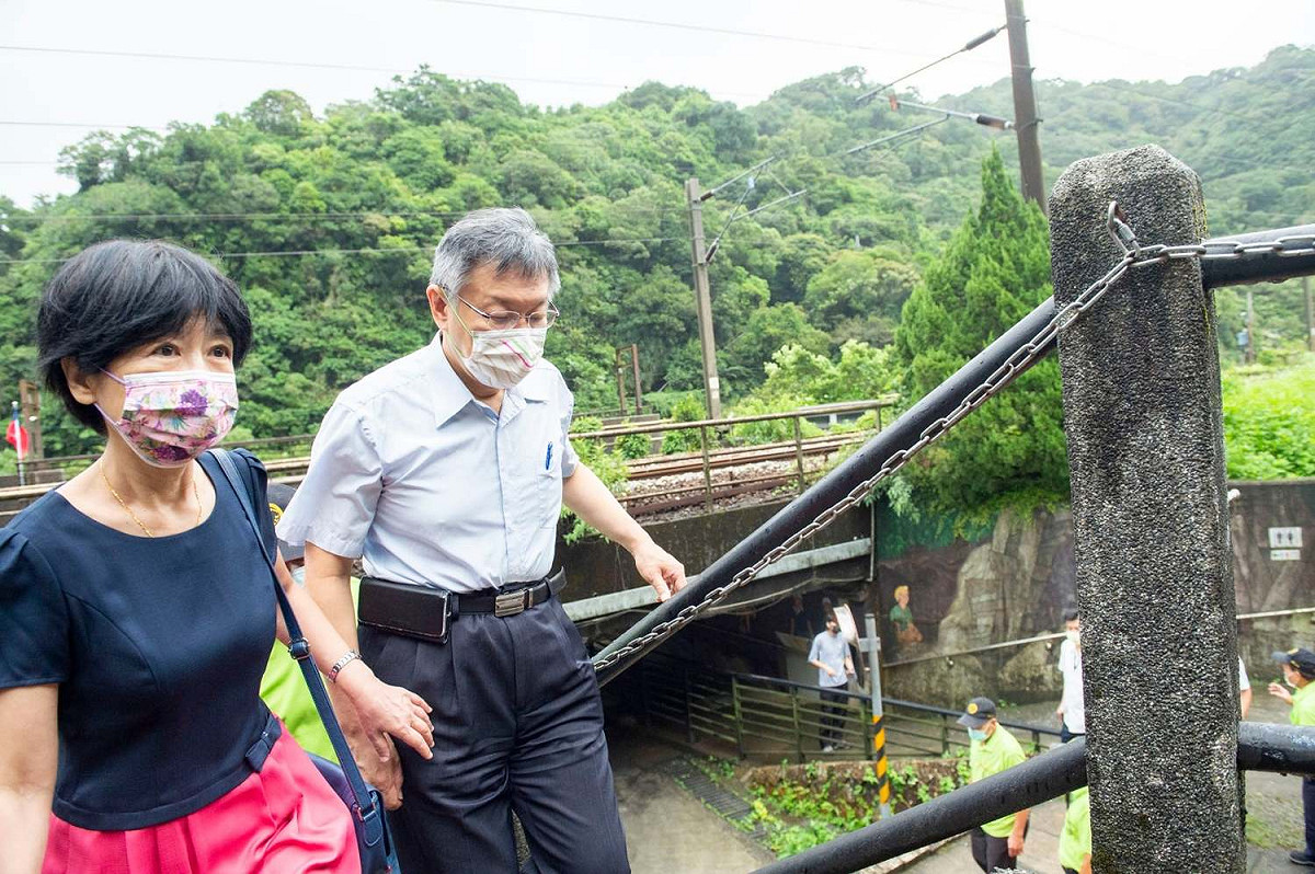 陳佩琪表示，稱呼柯文哲「先生」是尊敬他沒錯，但也沒有要貶低自己的意思。 圖：翻攝陳佩琪臉書