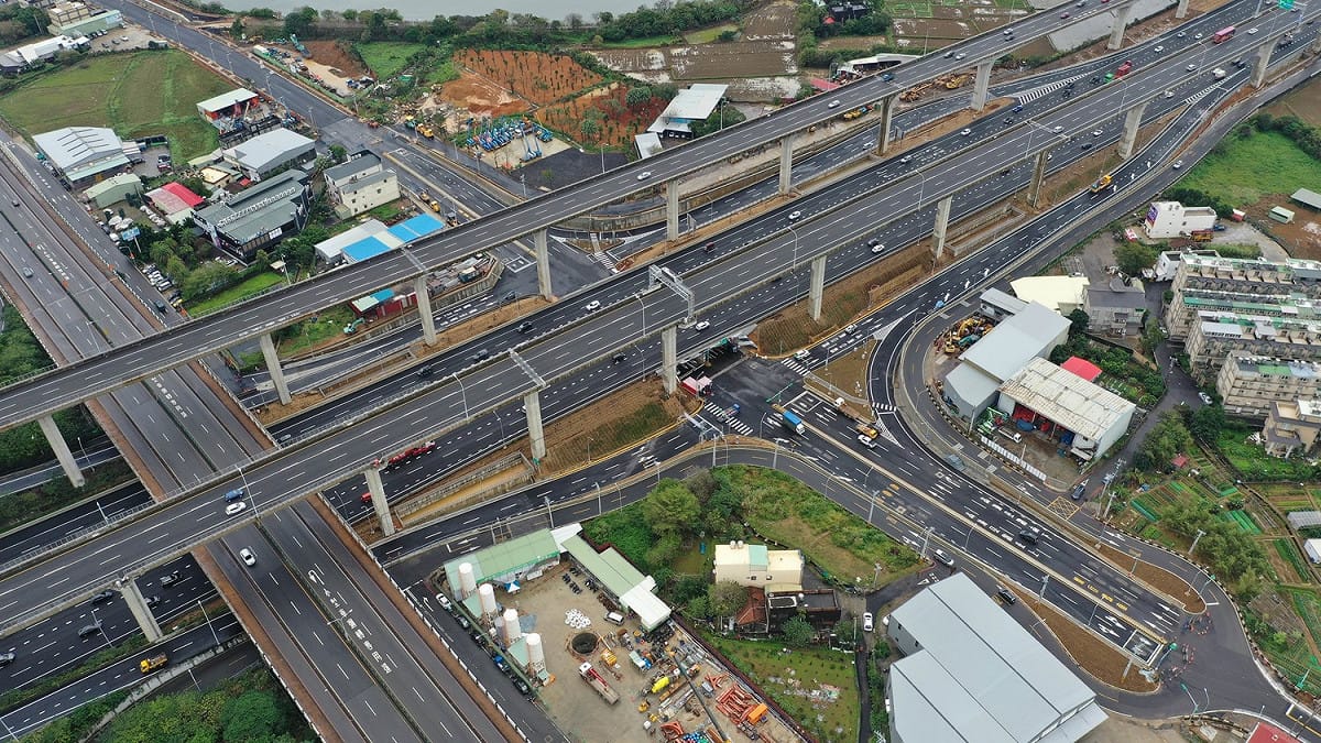 國1桃園交通道改善工程完工，於今日下午2時開放通車。 圖：交通部高速公路局／提供