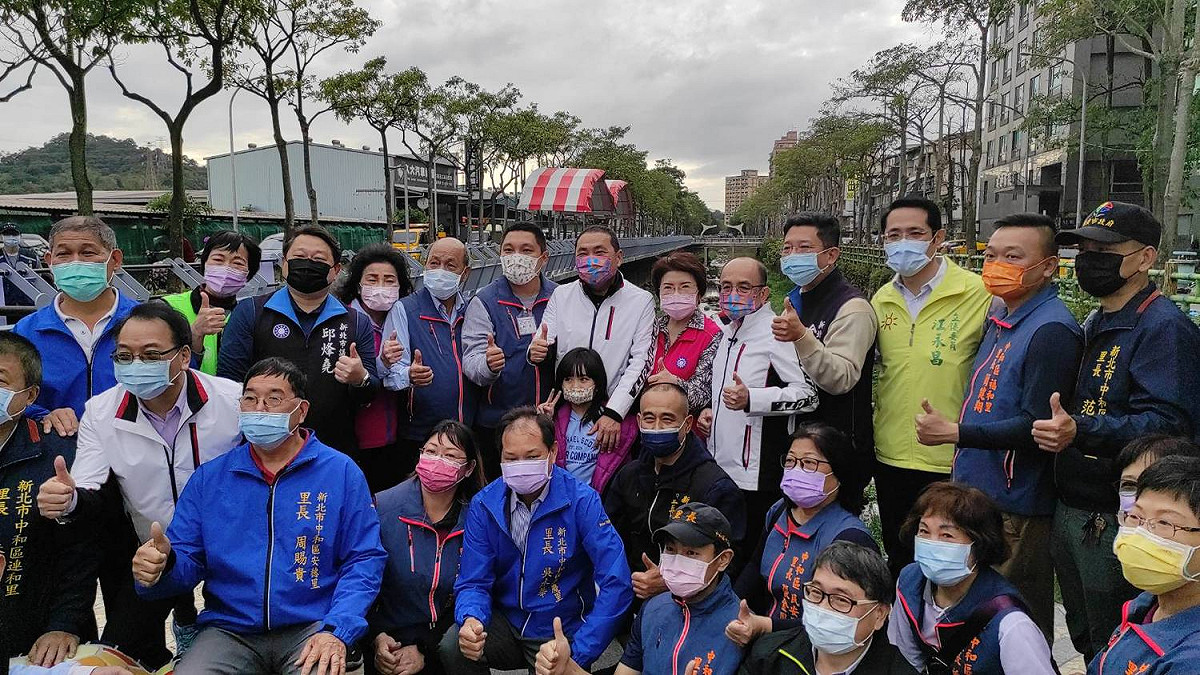 宋德仁表示，藤寮坑溝周邊生態環境，使人與自然互惠護生，讓民眾能駐足在此感受都市中的鄉村河川感覺。 圖：新北市水利局提供