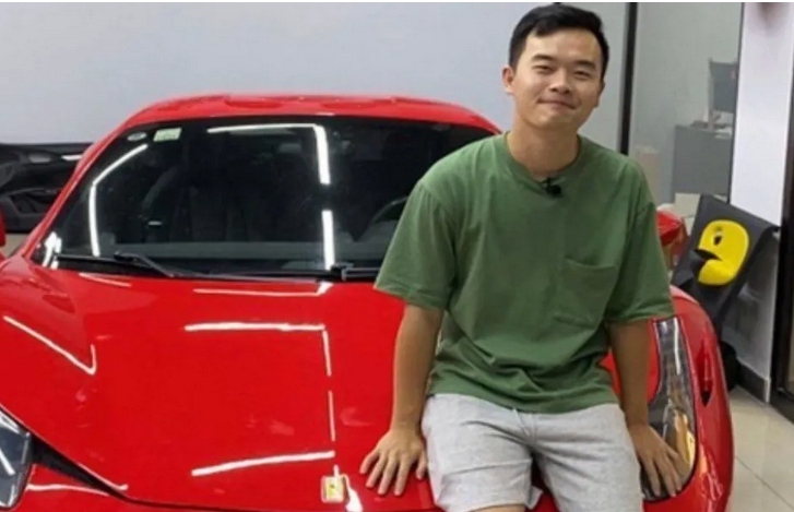 在中國某平臺坐擁千萬粉絲的汽車自媒體「小剛學長」，疑似在特斯拉 Model 3 測試中造假。 圖 : 翻攝自微博