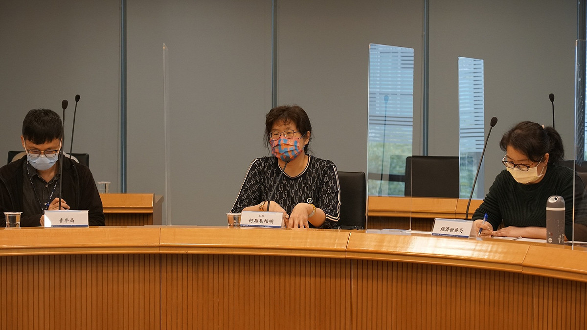 經發局長何怡明(中)致詞。 圖：新北市經發局提供