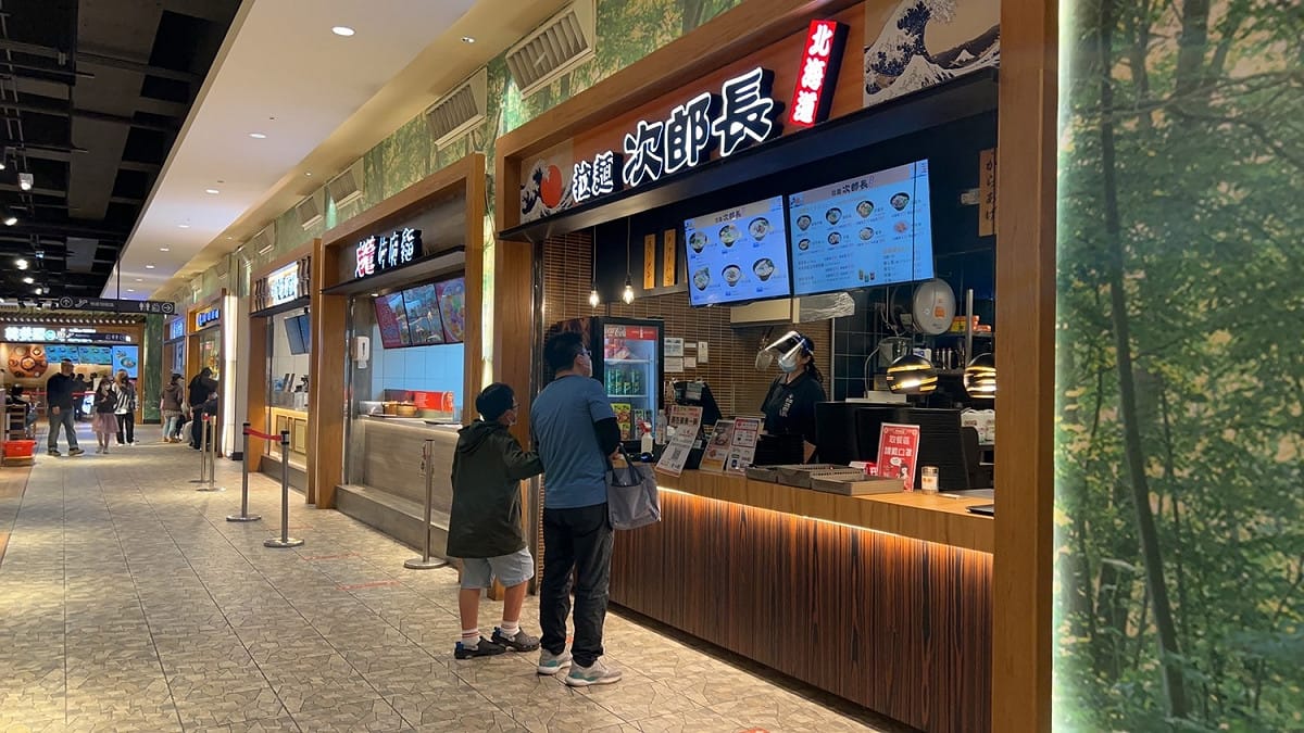麗寶Outlet美食街的次郎長拉麵開出200萬元大獎。 麗寶樂園/提供