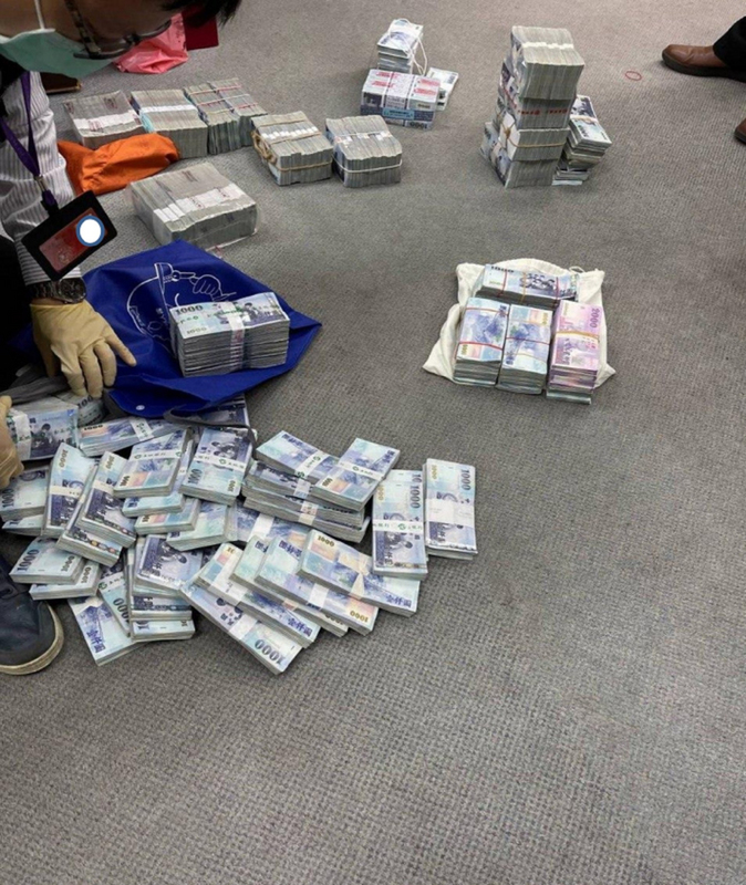中油高層涉貪 辦公室搜出2700多萬。 圖／中央社