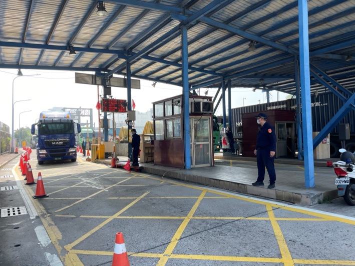 高雄港加強進出車輛人員管控。 圖：高雄港務分公司提供