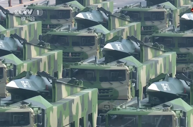 一名中國火箭科學家去年9月攜帶中國的極音速飛彈研發資訊向英美投誠，原因是不滿未獲得升遷。 圖：翻攝央視