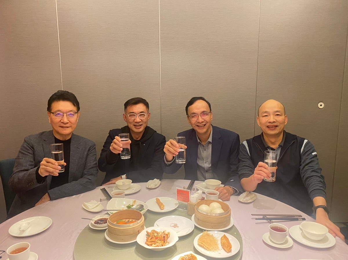 韓國瑜昨晚邀請朱立倫、江啟臣、趙少康聚餐。 圖：擷取自趙少康臉書