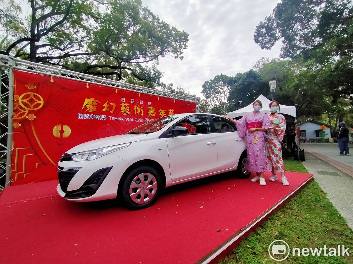 新春期間到后里馬場有機會抽中轎車。 唐復年/攝