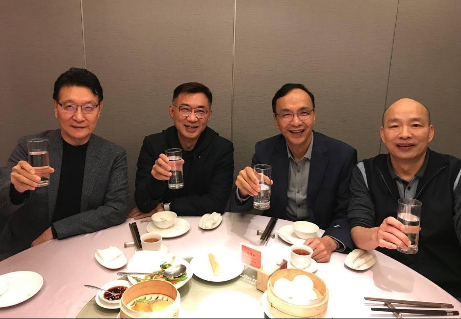 韓國瑜作東邀請朱立倫、江啟臣、趙少康一起晚餐，是否意味著有下ㄧ步想法？是否有意重返政壇？ image source:FB/韓國瑜