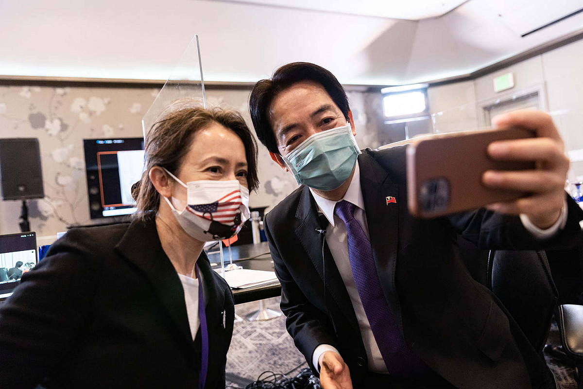 副總統賴清德率團出席宏都拉斯總統卡蕬楚就職典禮，駐美代表蕭美琴（左）陪同參加。 圖：翻攝自蕭美琴臉書（資料照片）