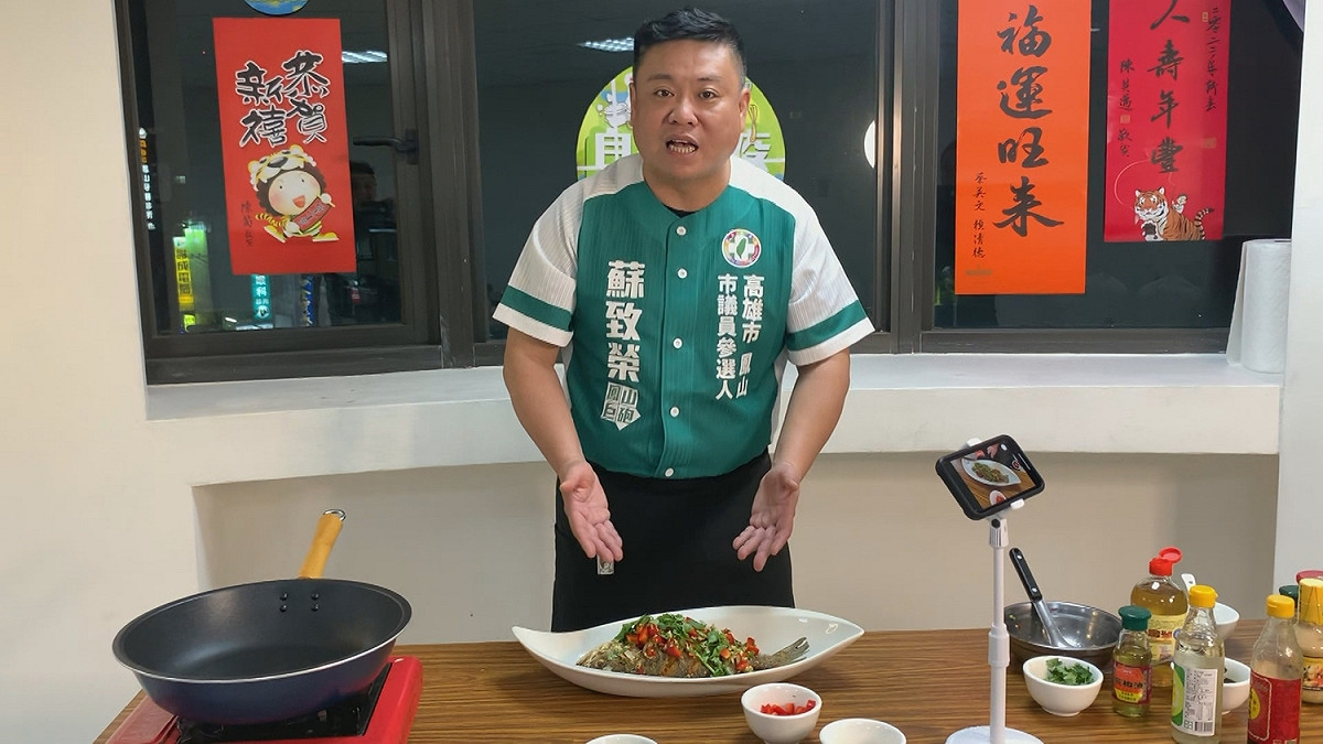 蘇致榮教大家如何剩菜變名菜。 圖：蘇致榮提供