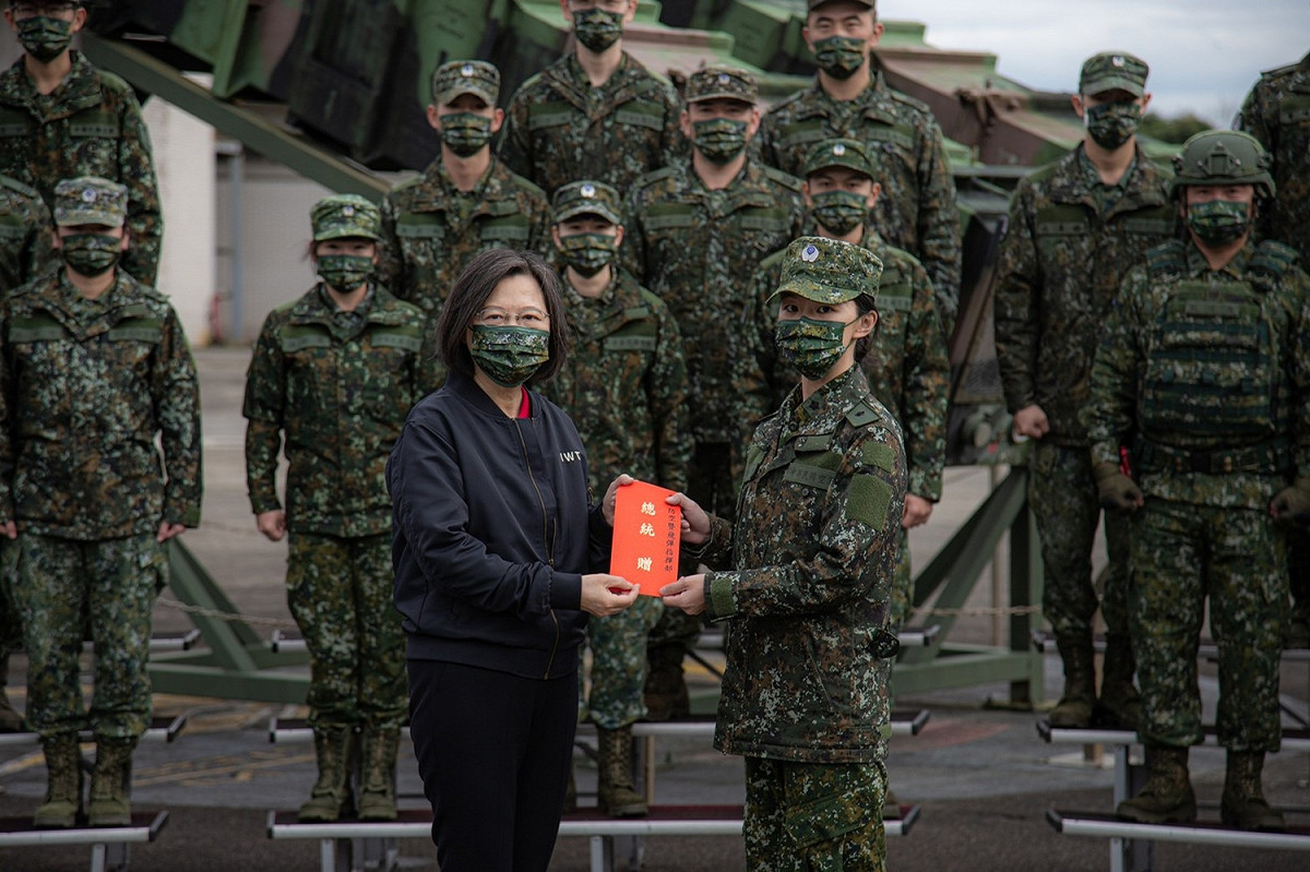 總統蔡英文今視察空軍飛彈連。 圖：總統府提供