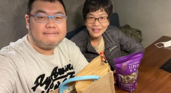 蔡壁如和網紅「四叉貓」劉宇相約飯局，引起外界關注。 圖：翻攝自蔡壁如臉書