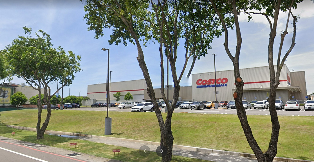 桃園市今日公布25處確診足跡，其中包含Costco桃園中壢店。 圖：翻攝自Google Maps
