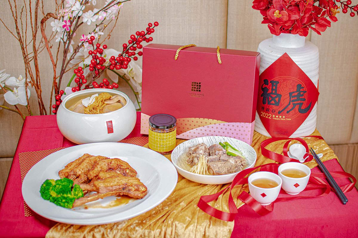 將捷金鬱金香酒店推出「將捷新年禮盒」年節伴手禮，專案優惠買十送一。 圖：新北市經發局提供