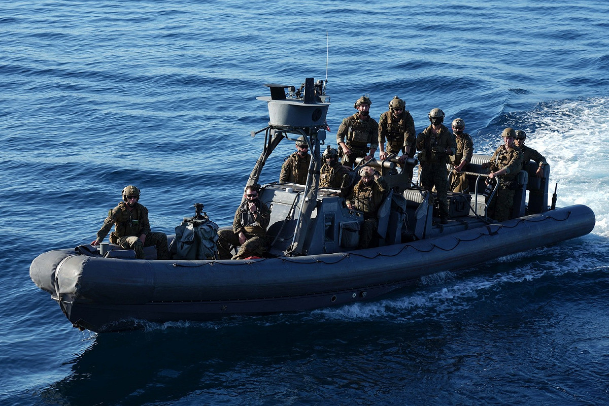 美國海軍昨日上午6點才剛前往菲律賓進行演習，隨後就傳出多名參議員要求禁止美、中任何的軍事活動與演習。 圖：翻攝自美國海軍FB