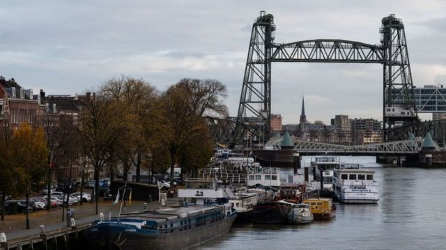 荷蘭鹿特丹大橋，歷史悠久。 圖：翻攝自環球網。