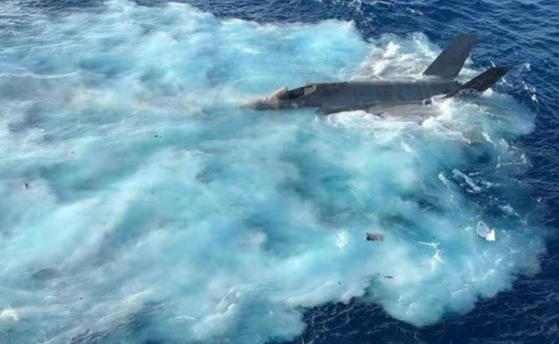 美國海軍F-35C戰機墜落南海的影片和照片在網上流傳。 圖 : 翻攝自環球網