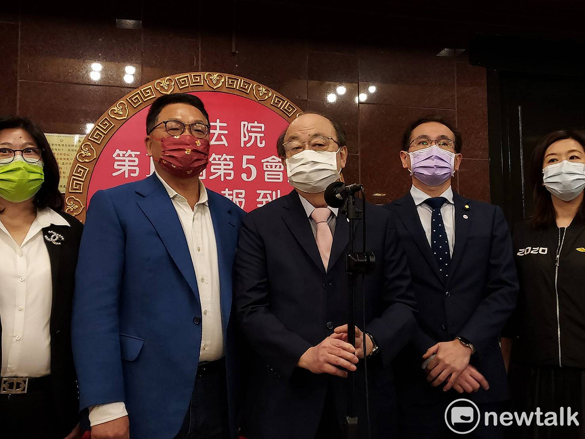 柯建銘表示，立院開議後將優先處理修憲。 圖：陳佩君／攝