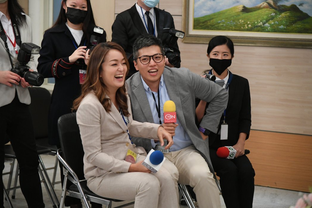 Podcast主持人「百靈果」客串《天之驕女》。 圖：三立／提供