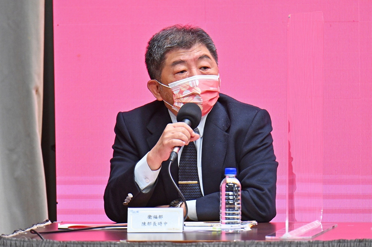 衛福部長陳時中今（8）天上午在行政院記者會中表示，若是防疫等相關政務沒有告一段落，絕對不會有其他思考。 圖：行政院提供