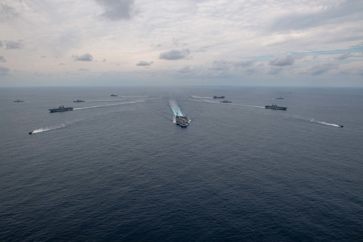 美日「高貴融合(Noble Fusion)」聯合海軍遠征演習水面艦艇。 圖：翻攝 U.S. Pacific Fleet推特
