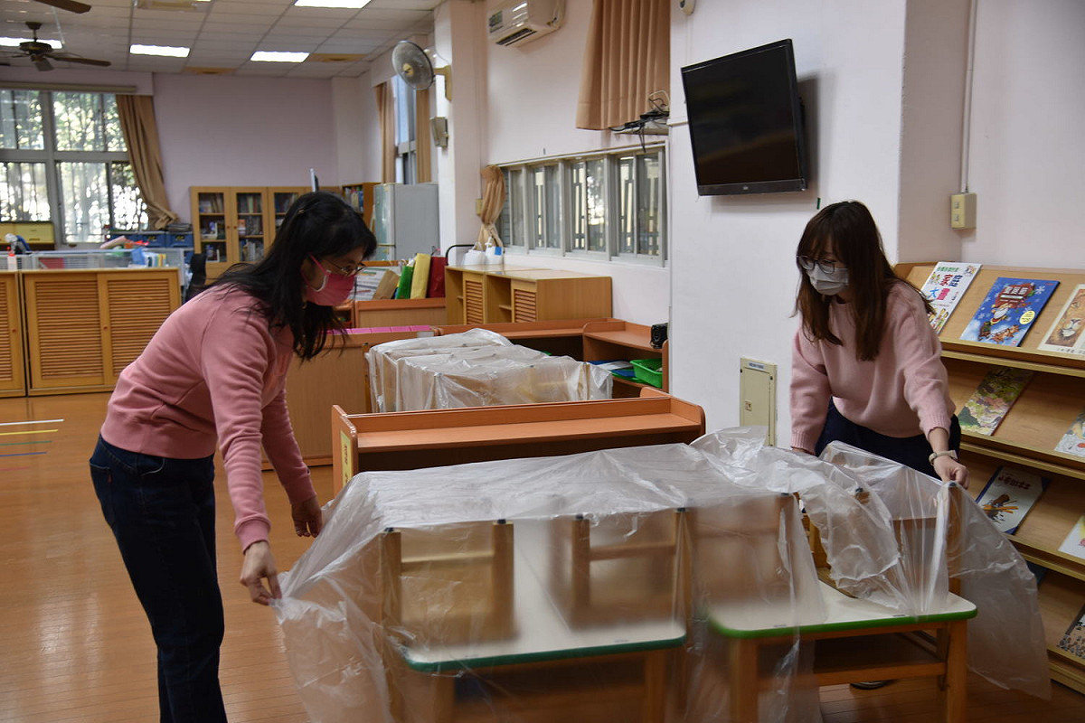各班老師做好教室清消迎接開學日。 圖：高市新上國小提供